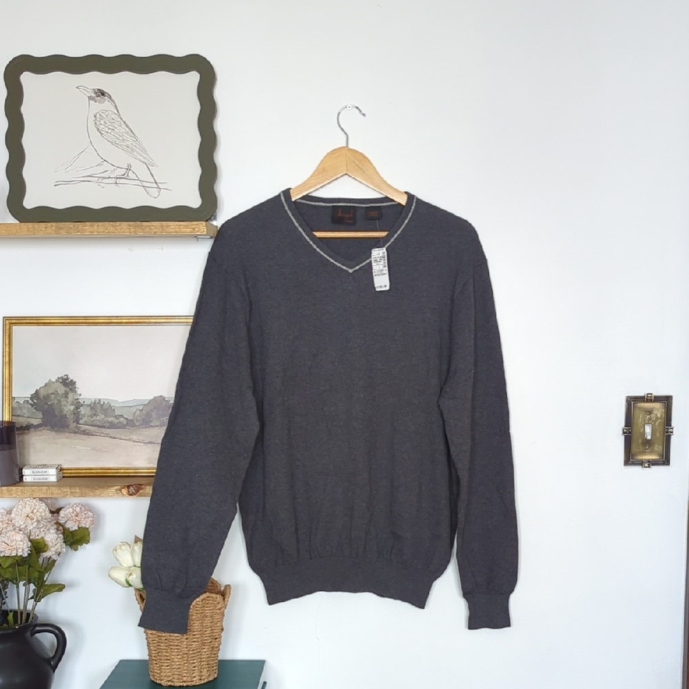 🪞 NWT Joseph Gray V-Neck Sweater Timeless Knit Design Size Large
